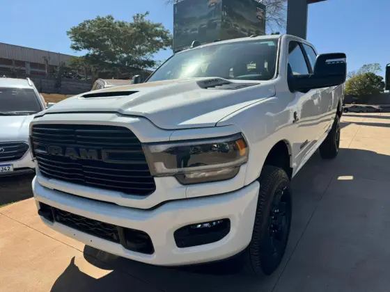 RAM 2500 6.7 I6 TURBO DIESEL LARAMIE NIGHT EDITION CD 4X4 AUTOMÁTICO