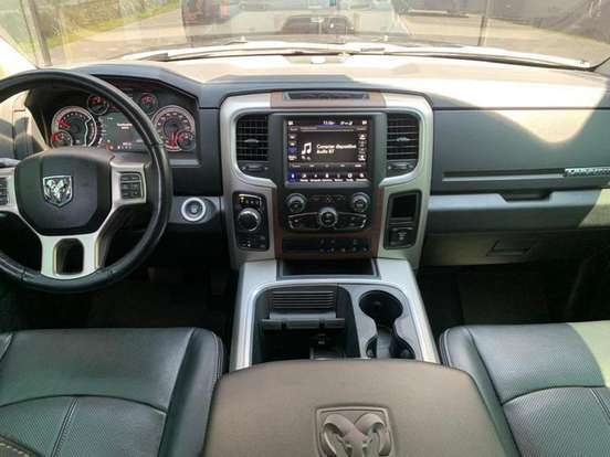 RAM-CLASSIC-5.7 V8 GASOLINA LARAMIE CD 4X4 AUTOMÁTICO RAM-CLASSIC-2022