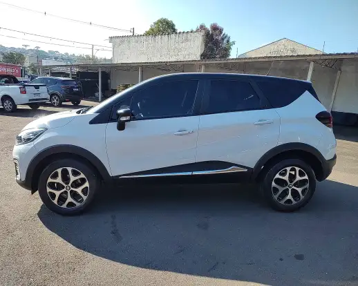 RENAULT-CAPTUR-2017