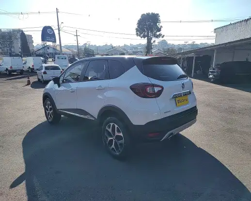 RENAULT-CAPTUR-2017