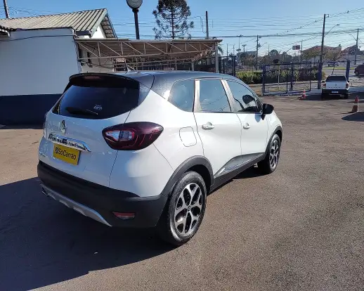 RENAULT-CAPTUR-2017