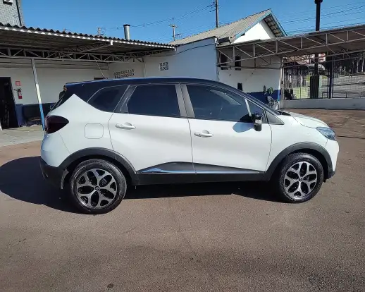 RENAULT-CAPTUR-2017