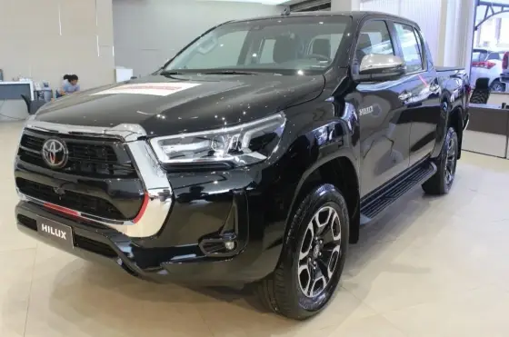 TOYOTA HILUX 2.8 D-4D TURBO DIESEL CD SRX 4X4 AUTOMÁTICO