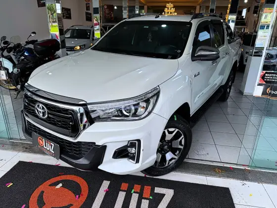 TOYOTA HILUX 2.8 SRX 4X4 CD 16V DIESEL 4P AUTOMÁTICO