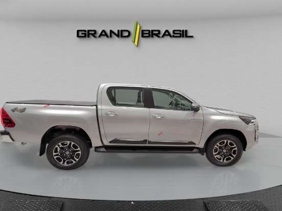 TOYOTA-HILUX-2025