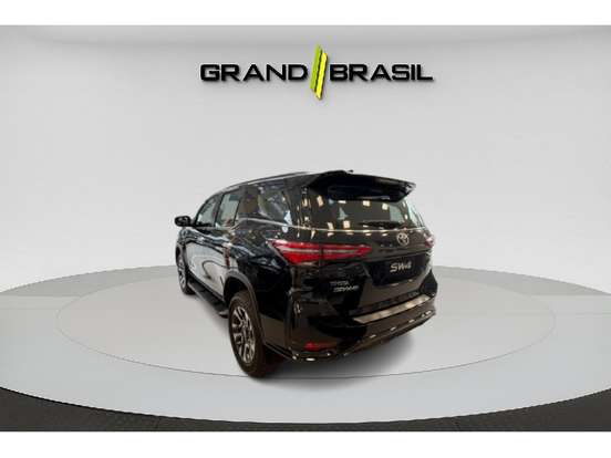 TOYOTA-HILUX SW4-2.8 D-4D TURBO DIESEL SRX PLATINUM 4X4 AUTOMÁTICO TOYOTA-HILUX SW4-2025