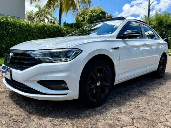 VOLKSWAGEN JETTA 1.4 250 TSI TOTAL FLEX R-LINE TIPTRONIC