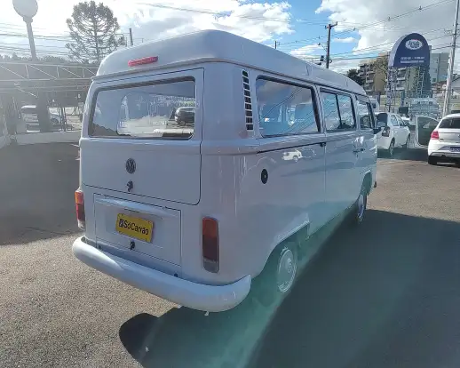 VOLKSWAGEN-KOMBI-2011