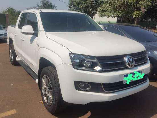 VOLKSWAGEN-AMAROK-2012