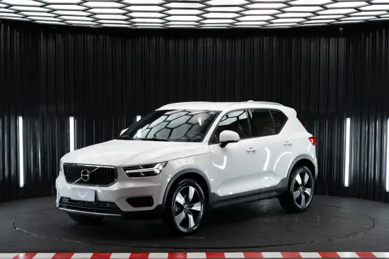 VOLVO XC40 2.0 T4 GASOLINA MOMENTUM GEARTRONIC