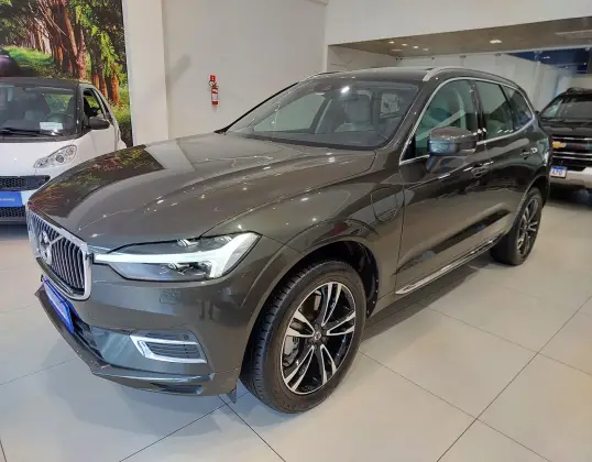 VOLVO XC60 2.0 T5 GASOLINA MOMENTUM AWD GEARTRONIC