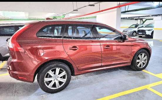 VOLVO-XC60-2016