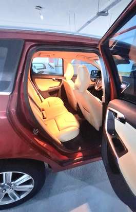 VOLVO-XC60-2016