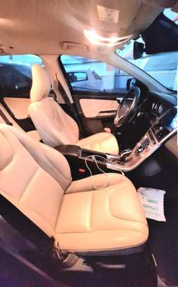 VOLVO-XC60-2016