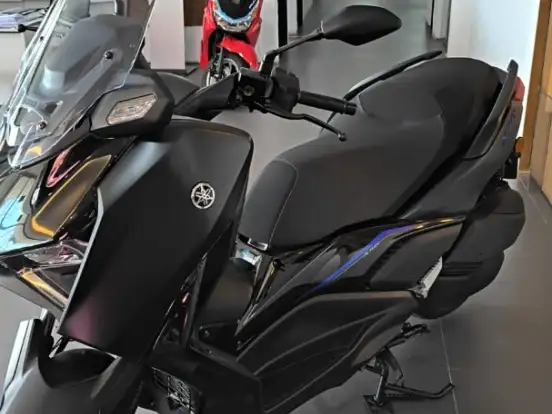 YAMAHA-XMAX 300 CONNECTED ABS YAMAHA-XMAX 300 CONNECTED ABS-2026