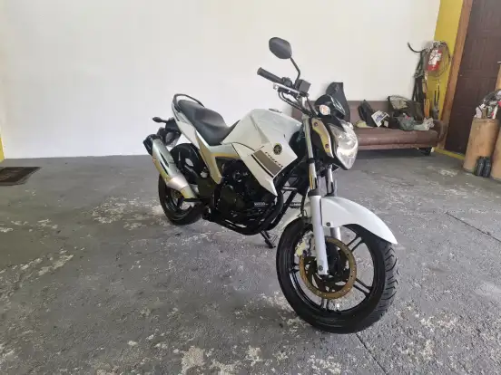 YAMAHA-YS 250 FAZER YAMAHA-YS 250 FAZER-2013