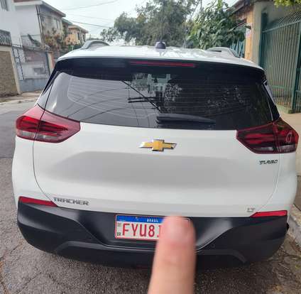 CHEVROLET-TRACKER-2023