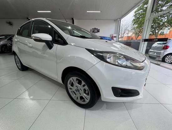FORD-FIESTA-2015