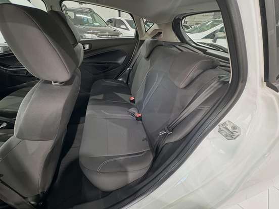 FORD-FIESTA-2015