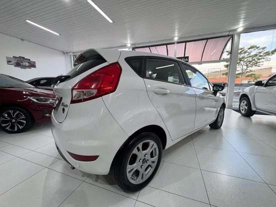 FORD-FIESTA-2015