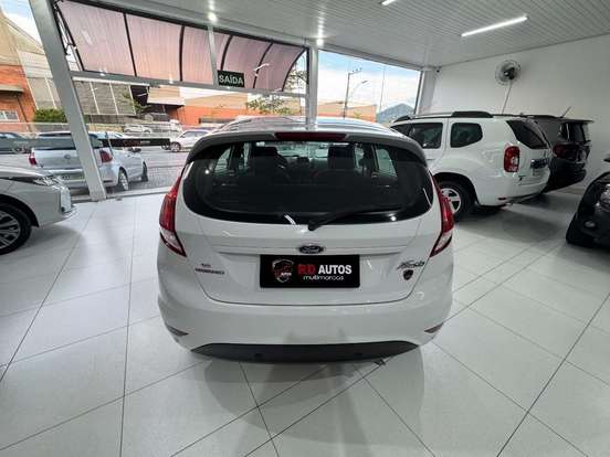 FORD-FIESTA-2015