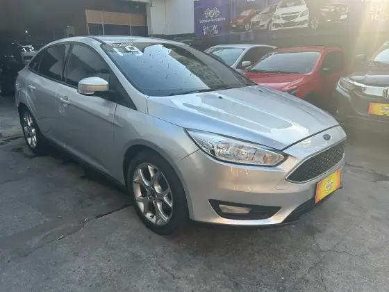 FORD FOCUS 2.0 SE PLUS 16V FLEX 4P POWERSHIFT