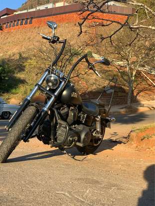HARLEY-DAVIDSON-DYNA STREET BOB-2015