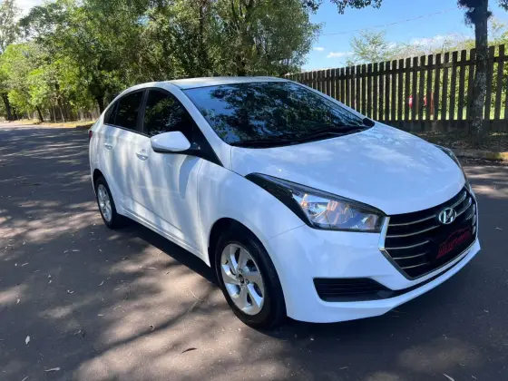 HYUNDAI HB20S 1.6 COMFORT PLUS 16V FLEX 4P MANUAL