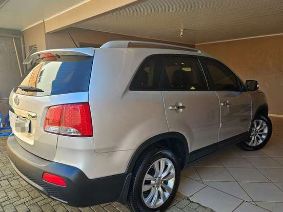 KIA-SORENTO-2.4 16V GASOLINA EX AUTOMÁTICO KIA-SORENTO-2011