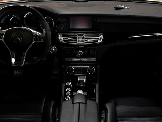 MERCEDES-BENZ-CLS 63 AMG-5.5 V8 TURBO GASOLINA 4P AUTOMÁTICO MERCEDES-BENZ-CLS 63 AMG-2011