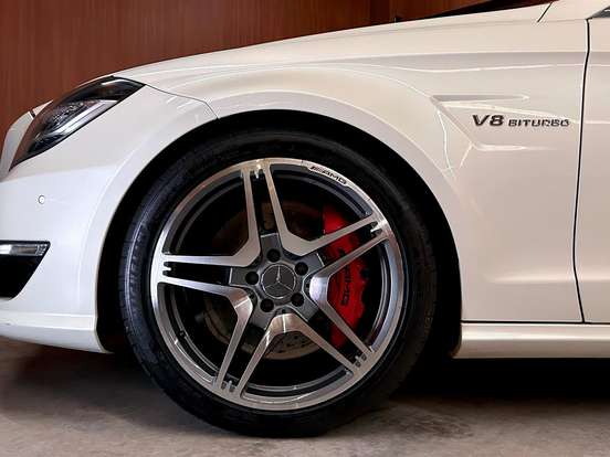 MERCEDES-BENZ-CLS 63 AMG-5.5 V8 TURBO GASOLINA 4P AUTOMÁTICO MERCEDES-BENZ-CLS 63 AMG-2011