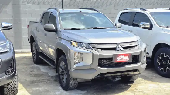 MITSUBISHI L200 TRITON 2.4 16V TURBO DIESEL SPORT OUTDOOR GLS CD 4P 4X4 AUTOMÁTICO MITSUBISHI L200 TRITON 2.4 16V TURBO DIESEL SPORT OUTDOOR GLS CD 4P 4X4 AUTOMÁTICO