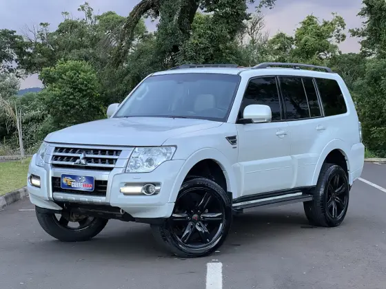 MITSUBISHI PAJERO 3.2 HPE 4X4 7 LUGARES 16V TURBO INTERCOOLER DIESEL 4P AUTOMÁTICO