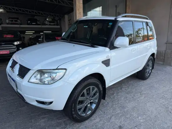 MITSUBISHI-PAJERO TR4-2.0 4X2 16V 140CV FLEX 4P AUTOMÁTICO MITSUBISHI-PAJERO TR4-2013