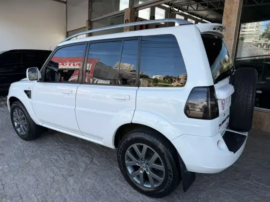 MITSUBISHI-PAJERO TR4-2.0 4X2 16V 140CV FLEX 4P AUTOMÁTICO MITSUBISHI-PAJERO TR4-2013