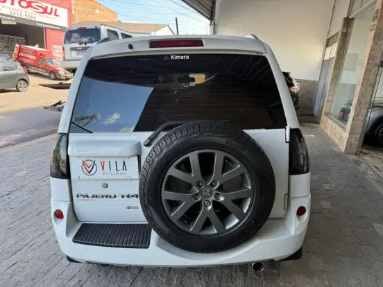 MITSUBISHI-PAJERO TR4-2.0 4X2 16V 140CV FLEX 4P AUTOMÁTICO MITSUBISHI-PAJERO TR4-2013
