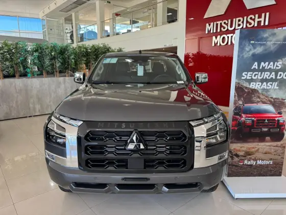 MITSUBISHI TRITON 2.4 BITURBO DIESEL CD HPE-S 4X4 AUTOMÁTICO