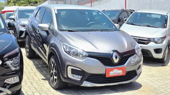 RENAULT CAPTUR 1.6 16V SCE FLEX BOSE X-TRONIC RENAULT CAPTUR 1.6 16V SCE FLEX BOSE X-TRONIC