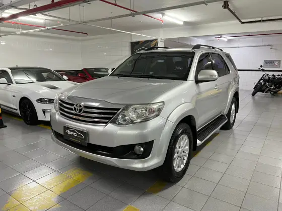 TOYOTA HILUX SW4 2.7 SR 4X2 16V FLEX 4P AUTOMÁTICO