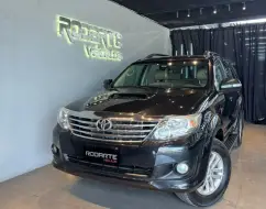 TOYOTA HILUX SW4 3.0 SRV 4X4 7 LUGARES 16V TURBO INTERCOOLER DIESEL 4P AUTOMÁTICO TOYOTA HILUX SW4 3.0 SRV 4X4 7 LUGARES 16V TURBO INTERCOOLER DIESEL 4P AUTOMÁTICO