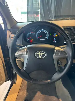 TOYOTA-HILUX SW4-2013