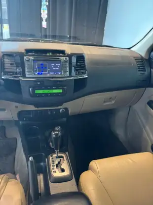 TOYOTA-HILUX SW4-2013