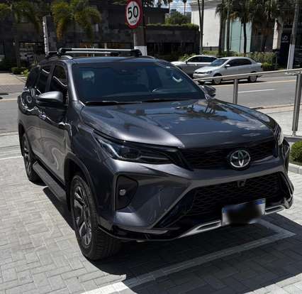 TOYOTA-HILUX SW4-2025