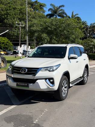 TOYOTA HILUX SW4 4.0 SRX 4X4 7 LUGARES V6 24V GASOLINA 4P AUTOMÁTICO