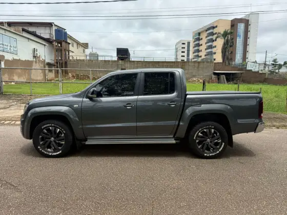 VOLKSWAGEN AMAROK 3.0 V6 TDI DIESEL HIGHLINE CD 4MOTION AUTOMÁTICO