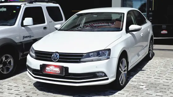 VOLKSWAGEN JETTA 2.0 TSI HIGHLINE 211CV GASOLINA 4P TIPTRONIC VOLKSWAGEN JETTA 2.0 TSI HIGHLINE 211CV GASOLINA 4P TIPTRONIC