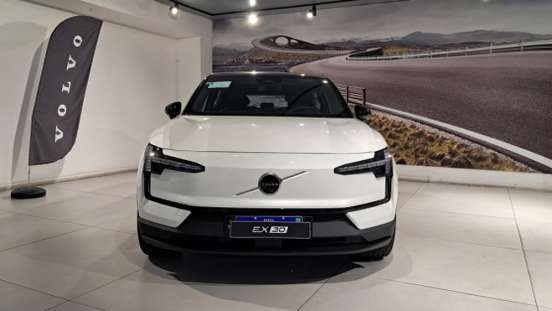 VOLVO-EX30-2024