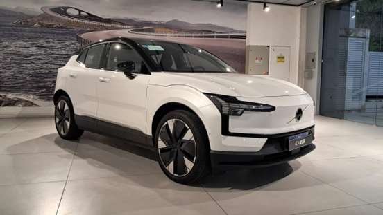 VOLVO-EX30-2024