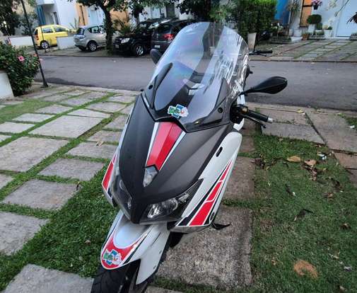 YAMAHA-TMAX-2014