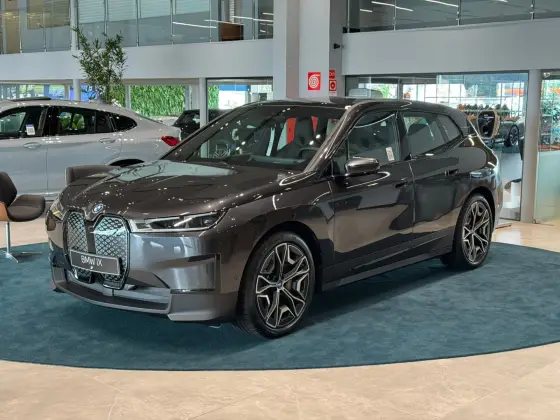 BMW iX ELÉTRICO XDRIVE40